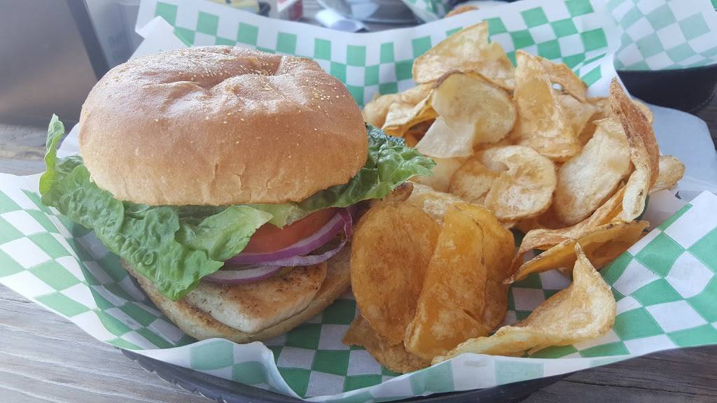 Captain Jacks Waterfront Bar and Grille | restaurant | 21 Oscar Hill Rd, Tarpon Springs, FL 34689, USA | 7279443346 OR +1 727-944-3346