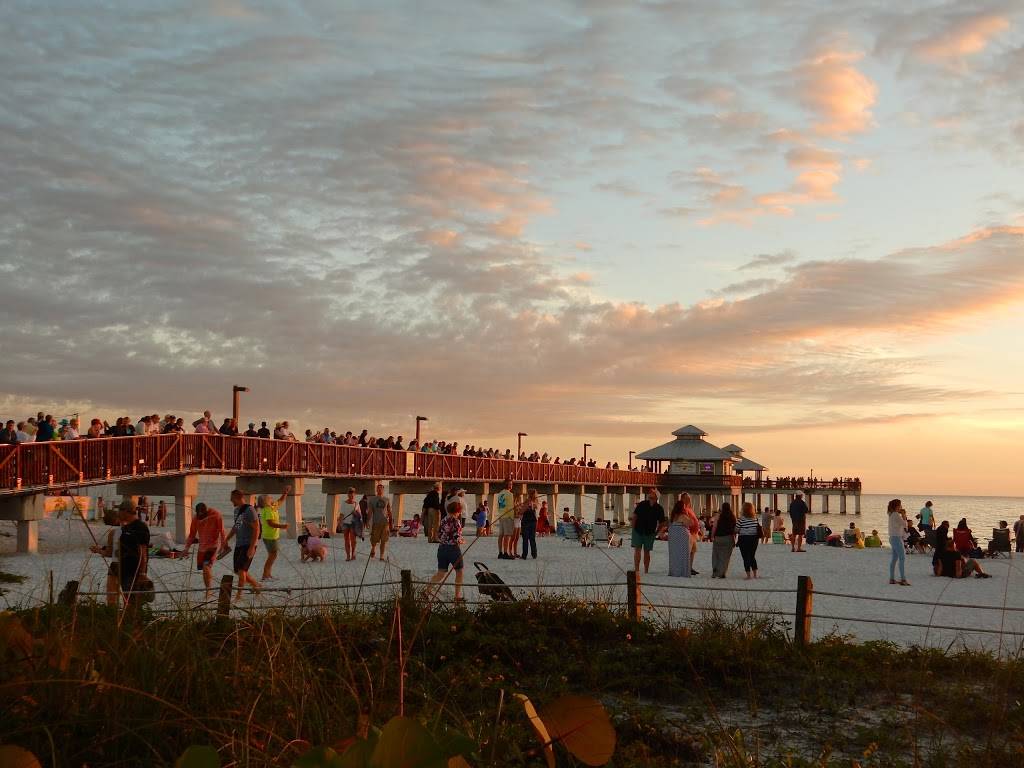 Rudys Treasure Chest | meal takeaway | 10 Old San Carlos Blvd, Fort Myers Beach, FL 33931, USA | 2394633333 OR +1 239-463-3333