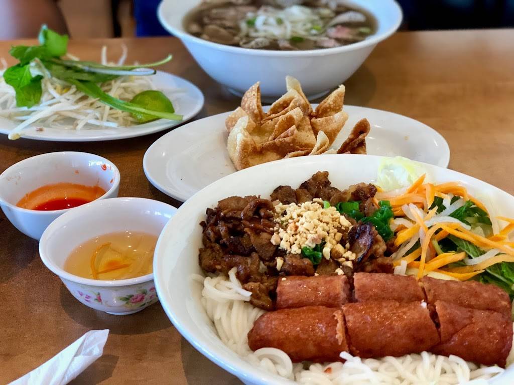Pho Dui Bo | restaurant | 800 Queenston Rd #18, Stoney Creek, ON L8G 1A7, Canada | 9056627500 OR +1 905-662-7500