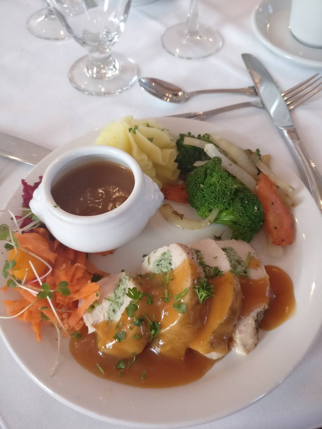 Restaurant Le Parvis Du Vieux | restaurant | 1295 Rue Girouard O, Saint-Hyacinthe, QC J2S 2Z2, Canada | 4507740007 OR +1 450-774-0007