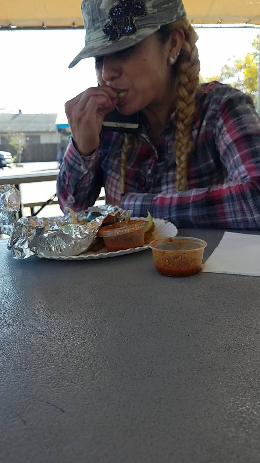 Taqueria Elvias | restaurant | 441 S Center St, Turlock, CA 95380, USA | 2096260654 OR +1 209-626-0654