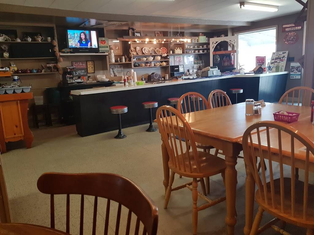 Jules Diner | restaurant | 2195 County Rd 42, Belle River, ON N0R 1A0, Canada | 5197283518 OR +1 519-728-3518