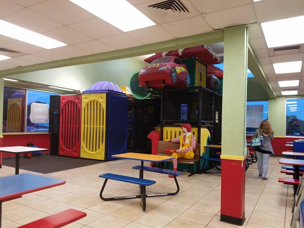 McDonalds | cafe | 2130 S, TX-79, Henderson, TX 75654, USA | 9036572442 OR +1 903-657-2442