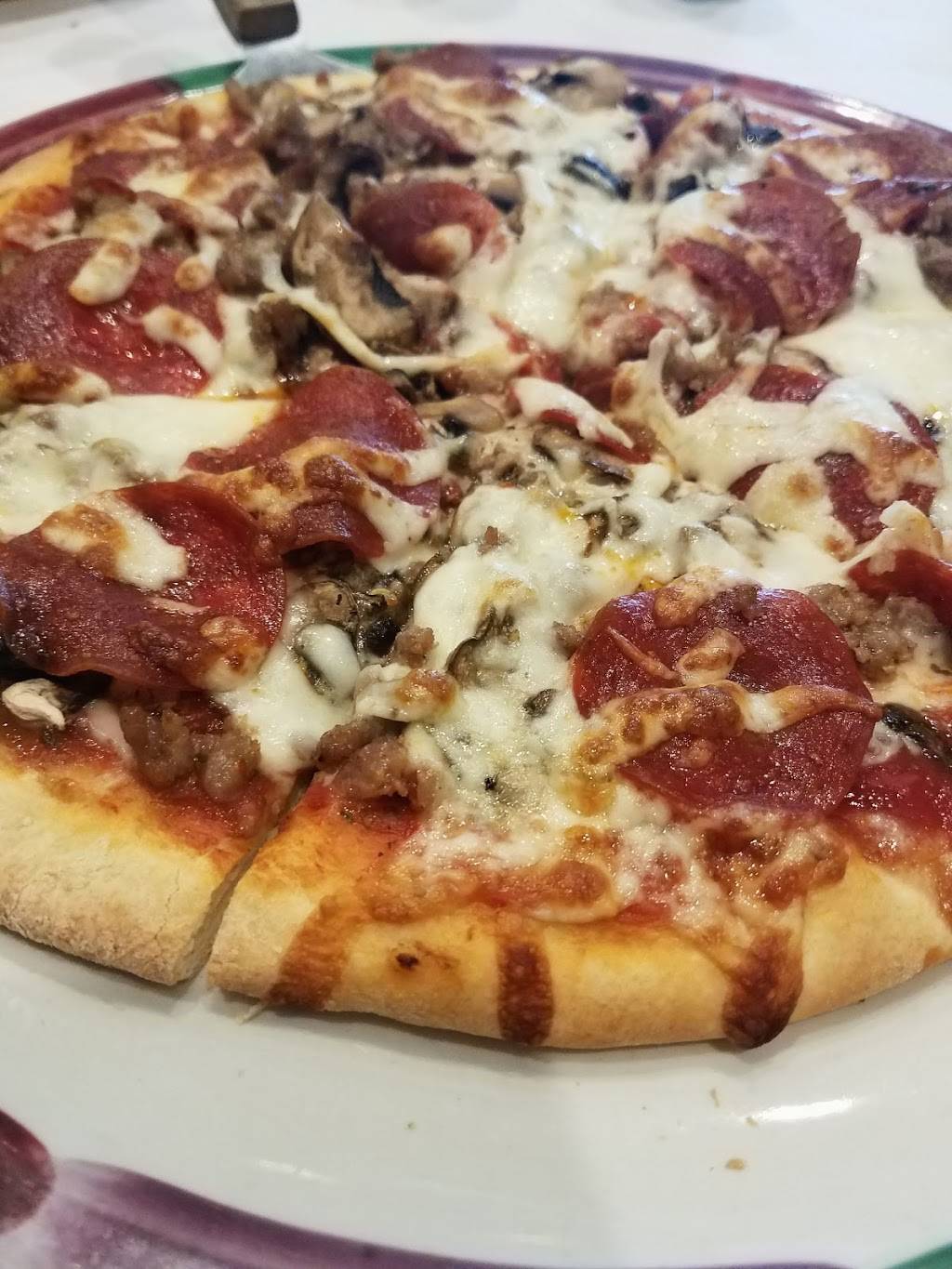 Pizza Capri | restaurant | 1501 E 53rd St, Chicago, IL 60615, USA | 7733247777 OR +1 773-324-7777