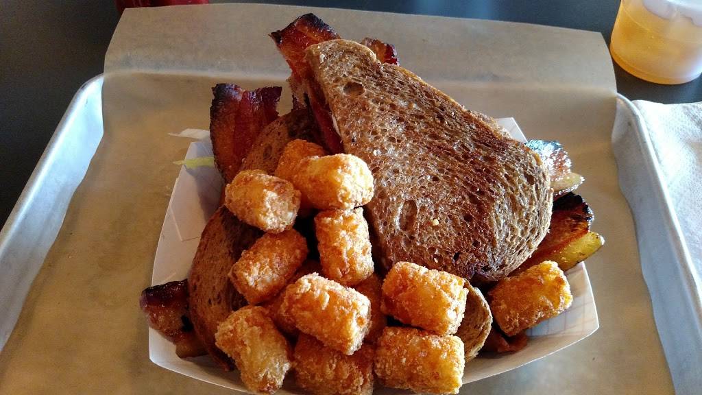 Leeway Franks | restaurant | 935 Iowa St, Lawrence, KS 66044, USA | 7858560890 OR +1 785-856-0890