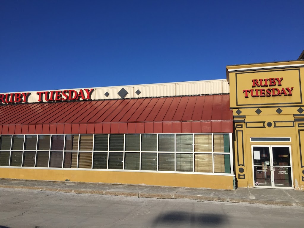 Ruby Tuesday | restaurant | 830 Main St, Presque Isle, ME 04769, USA | 2077642874 OR +1 207-764-2874