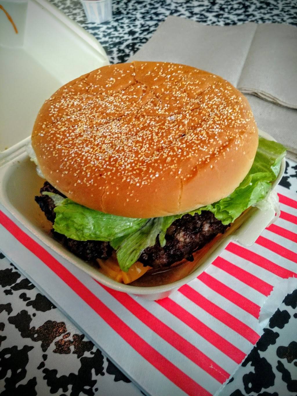 Portillos Hot Dogs | meal takeaway | 635 1/2 North Ave, Villa Park, IL 60181, USA | 6305308440 OR +1 630-530-8440