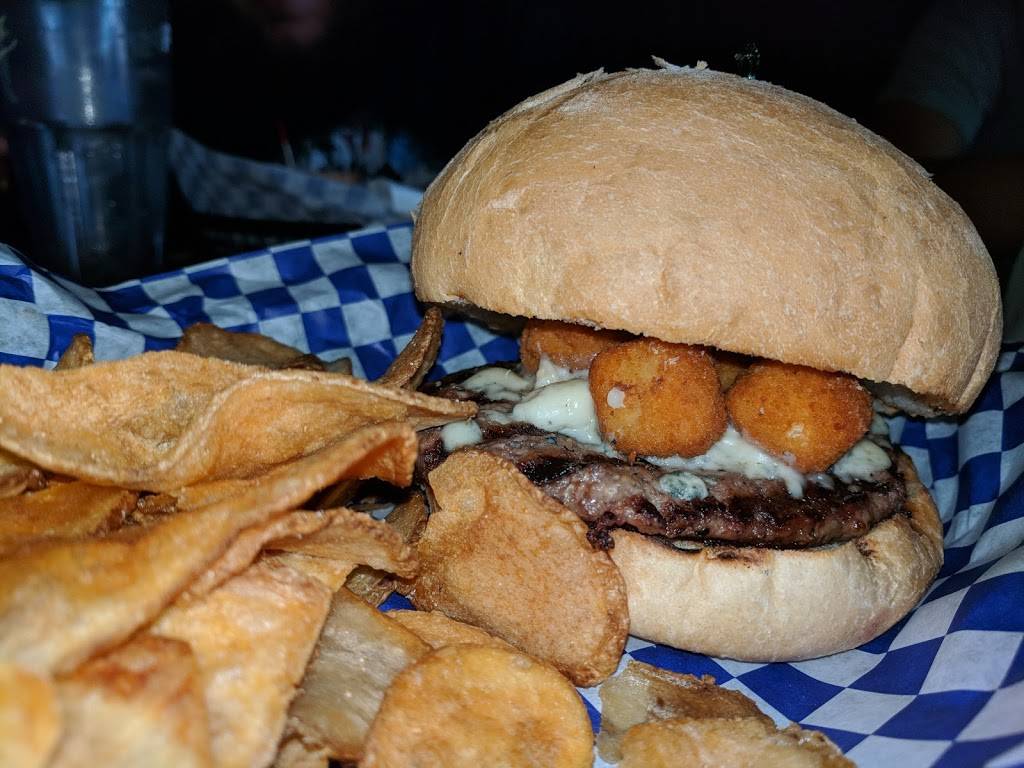 Martinos On Vine | restaurant | 2618 Vine St, Cincinnati, OH 45219, USA | 5132218487 OR +1 513-221-8487