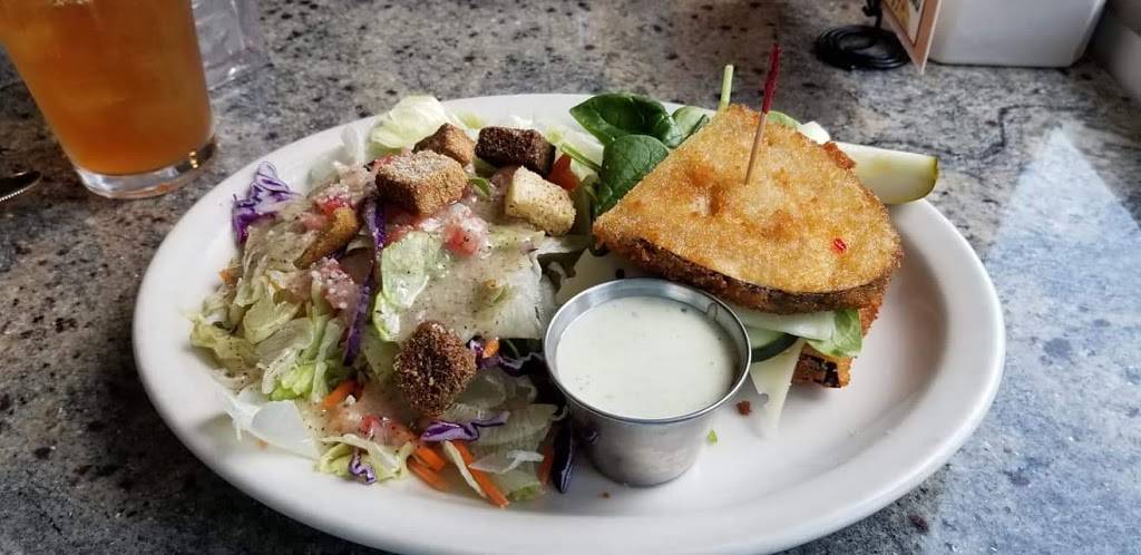 Lewis & Clarks Restaurant | restaurant | 217 S Main St, St Charles, MO 63301, USA | 6369473334 OR +1 636-947-3334