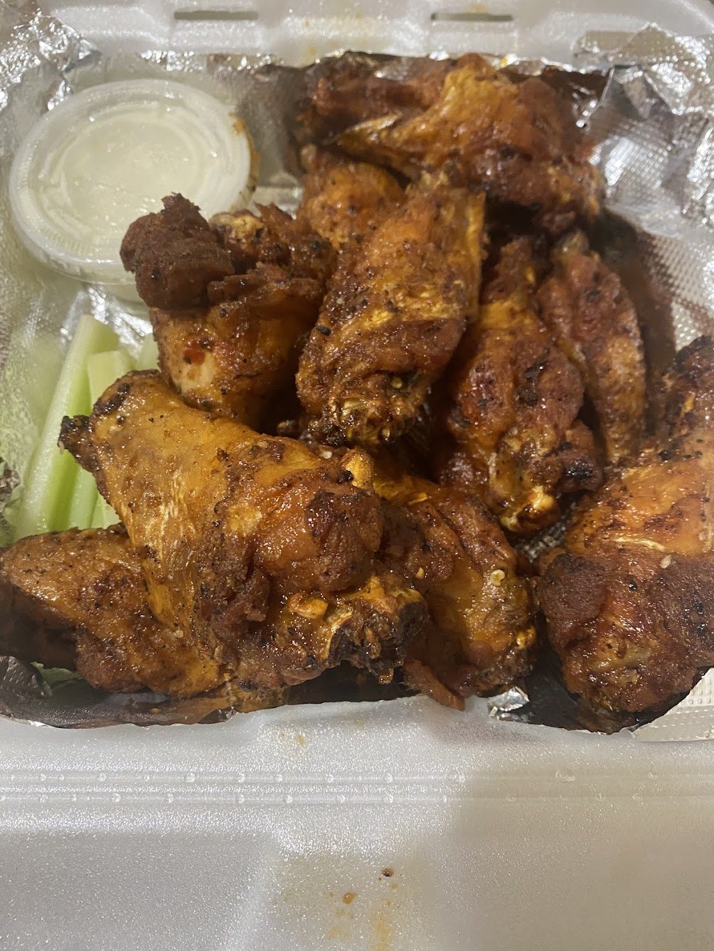 La mia pizza and wings cutler | restaurant | 11100 SW 216th St, Goulds, FL 33170, USA | 7867788190 OR +1 786-778-8190