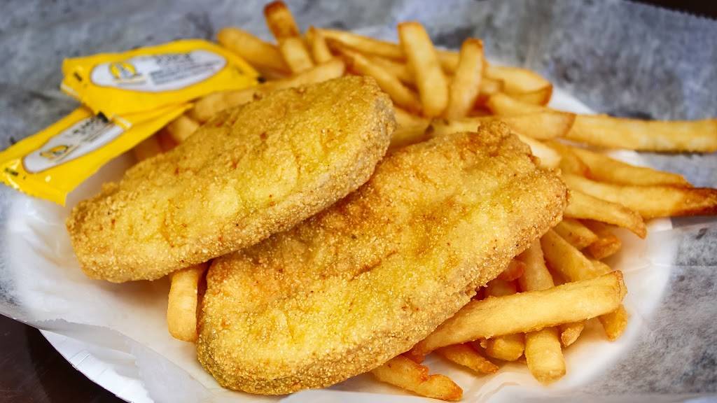 Sharks Fish & Chicken | restaurant | 5048 S Cottage Grove Ave, Chicago, IL 60615, USA | 7735384780 OR +1 773-538-4780