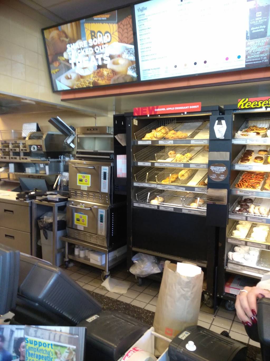 Dunkin | bakery | 742 Main St, Westbrook, ME 04092, USA | 2078879645 OR +1 207-887-9645