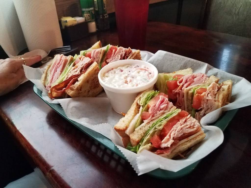 The Wharf Restaurant | restaurant | 2001 Pass a Grille Way, St Pete Beach, FL 33706, USA | 7273679469 OR +1 727-367-9469