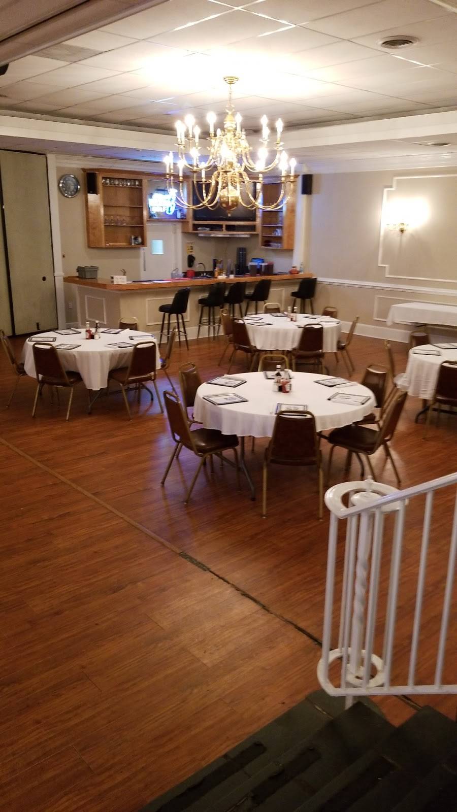 The Clubhouse Grill | restaurant | 160 Club Cir, Lake City, SC 29560, USA | 8433742582 OR +1 843-374-2582