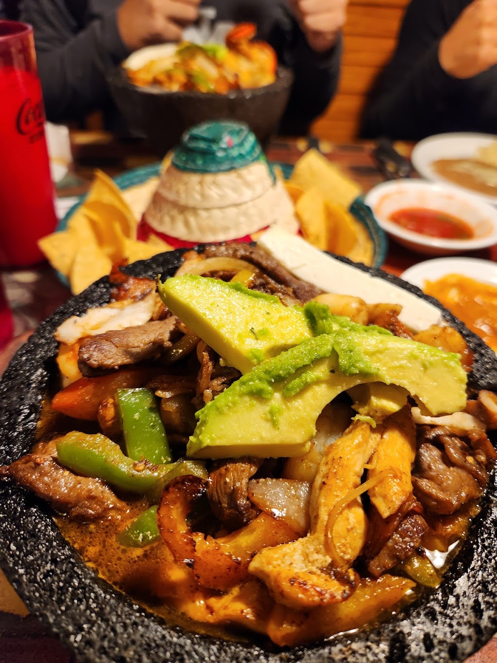 El Molcajeton | restaurant | 4921 Jefferson St NE, Albuquerque, NM 87109, USA | 5058815332 OR +1 505-881-5332