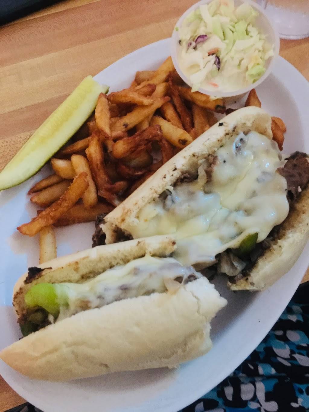 Mugs N Jugs | restaurant | 5512 8th St W, Lehigh Acres, FL 33971, USA | 2393695069 OR +1 239-369-5069