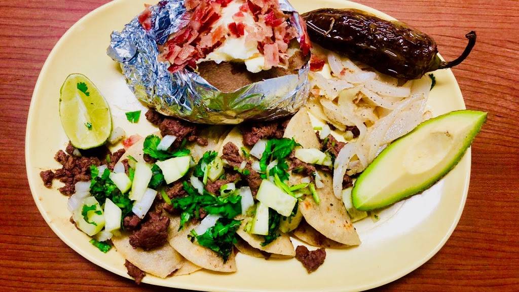 Quinteros Meat Market & Kitchen | restaurant | 4818 Montana Ave, El Paso, TX 79903, USA | 9152718057 OR +1 915-271-8057