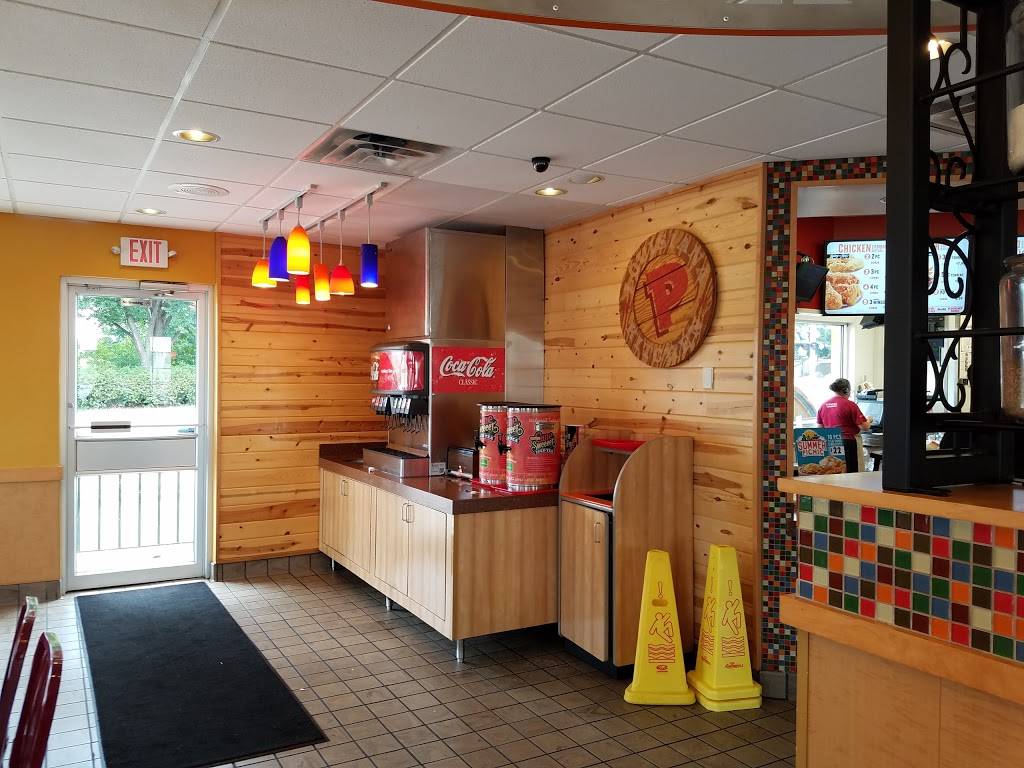 Popeyes Louisiana Kitchen | restaurant | 220 W 66th St, Richfield, MN 55423, USA | 6122081057 OR +1 612-208-1057