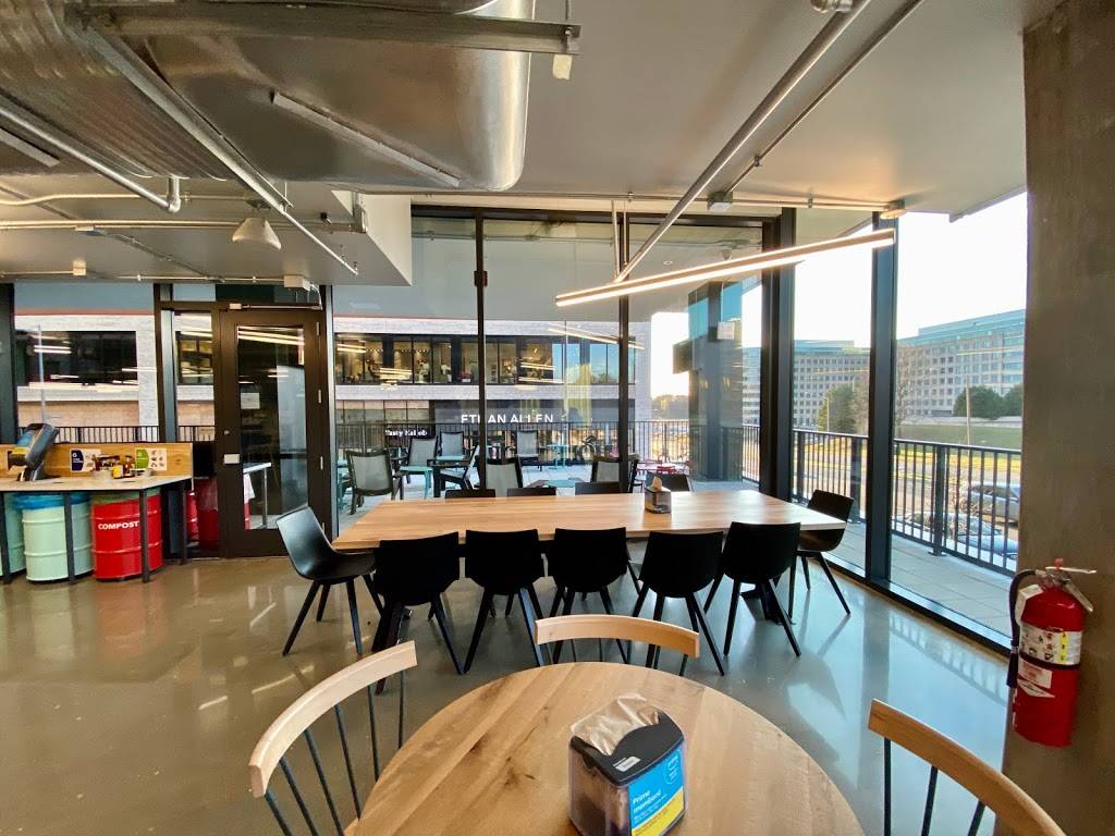 High Point Pub | restaurant | 1635 Boro Pl, McLean, VA 22102, USA | 5716343610 OR +1 571-634-3610