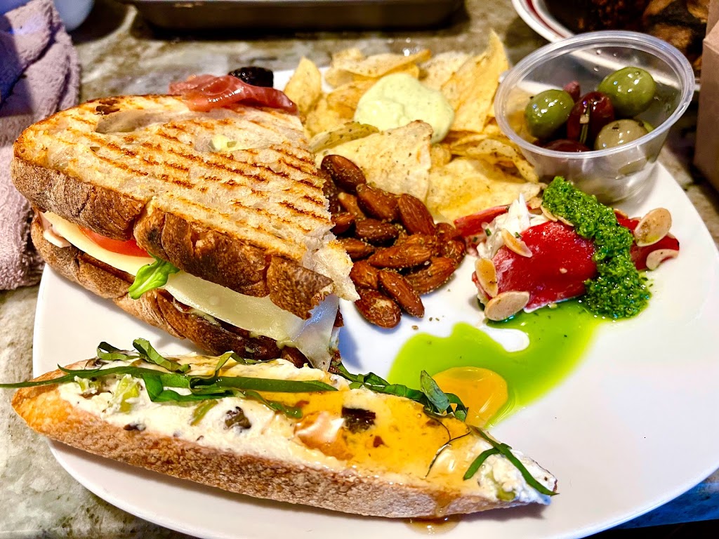 Tria Cafe Wash West | restaurant | 1137 Spruce St, Philadelphia, PA 19107, USA | 2156299200 OR +1 215-629-9200