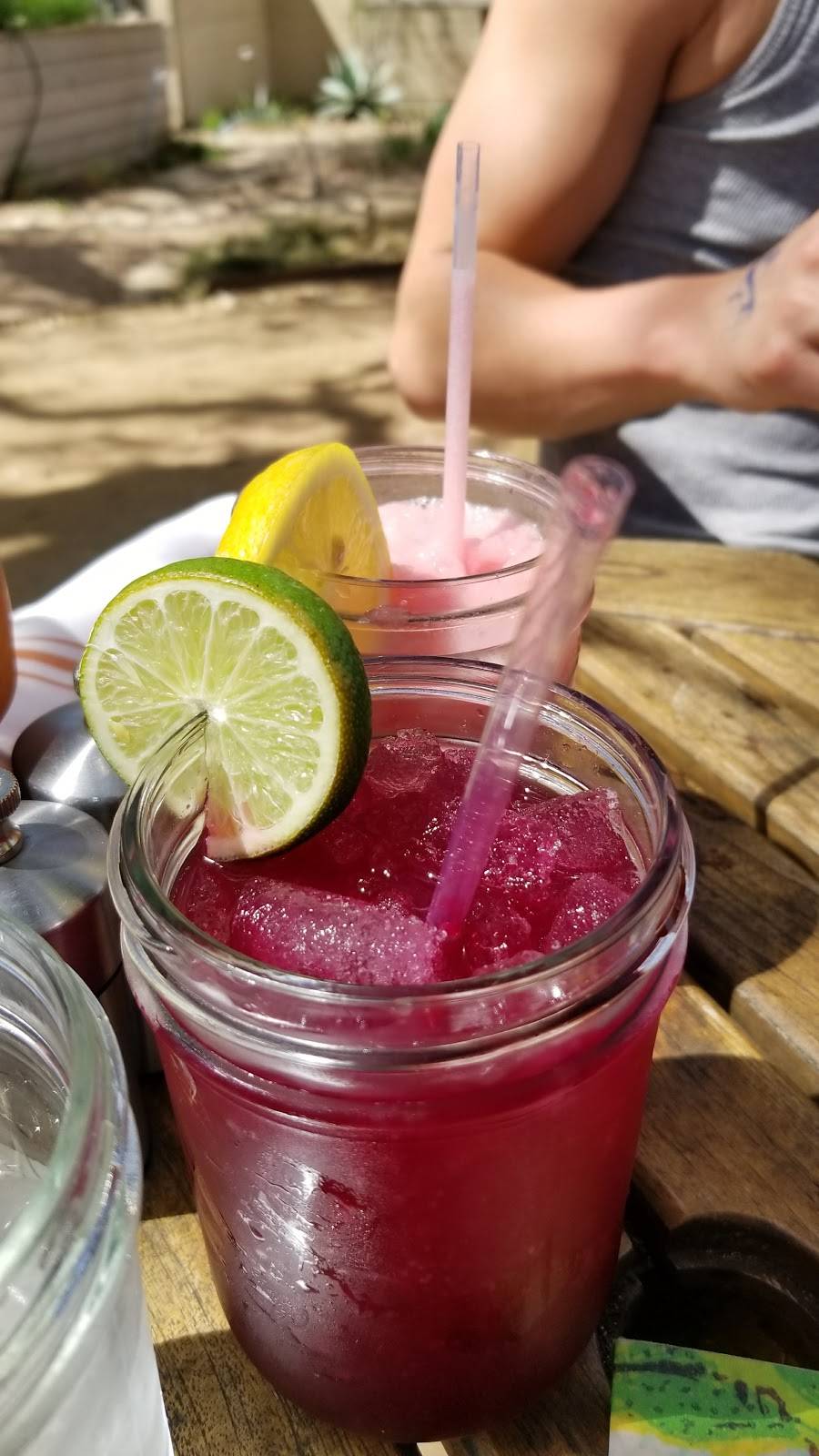 Vinaigrette | restaurant | 2201 College Ave, Austin, TX 78704, USA | 5128528791 OR +1 512-852-8791