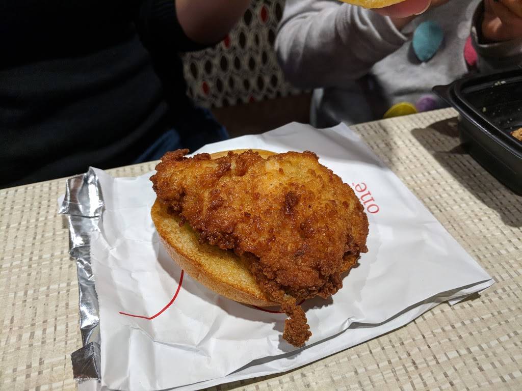 Chick-fil-A Maplewood | restaurant | 3045 White Bear Ave, Maplewood, MN 55109, USA | 6517772329 OR +1 651-777-2329