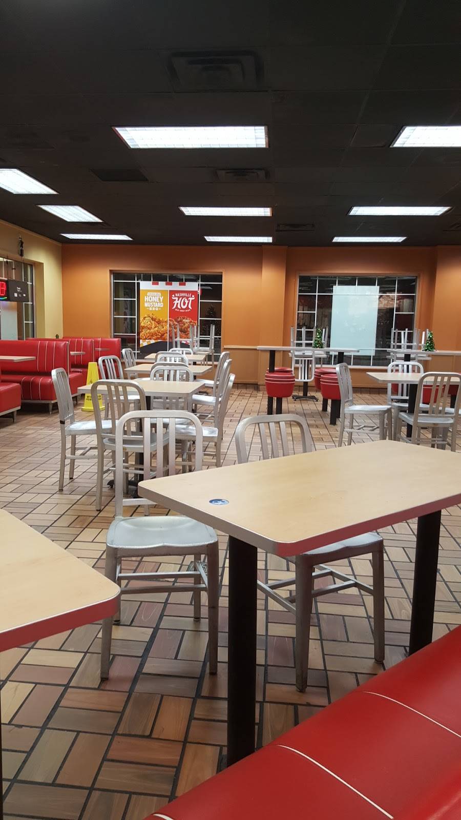 KFC | restaurant | 1010 E Rio Grande St, Victoria, TX 77901, USA | 3615736111 OR +1 361-573-6111