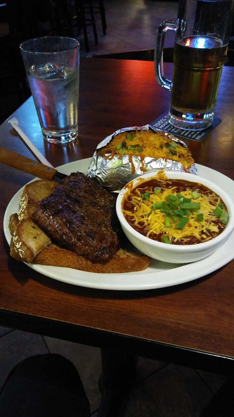 Downtown Rookies Sports Bar & Grill | restaurant | 215 E Main St, Visalia, CA 93291, USA | 5597321200 OR +1 559-732-1200