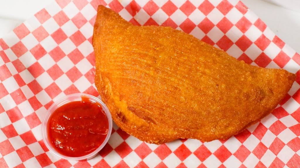 Ginos Pizza | restaurant | 1550 S Gateway Rd, Mississauga, ON L4W 5K3, Canada | 9056258200 OR +1 905-625-8200