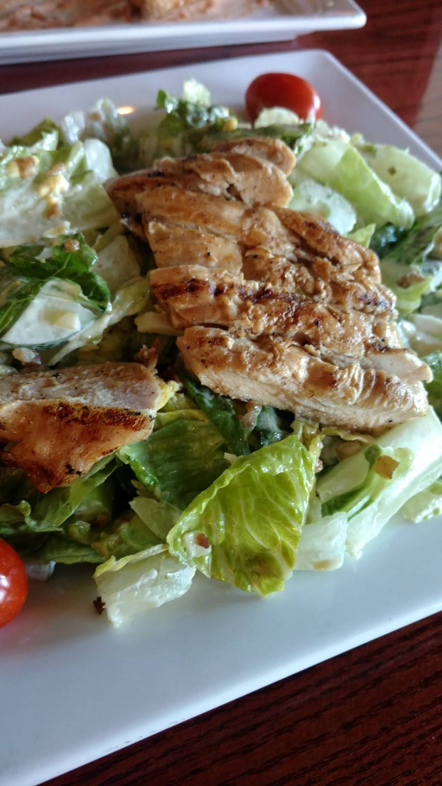 Claddagh Irish Pub | restaurant | 1702 Commons Dr, Geneva, IL 60134, USA | 6302080337 OR +1 630-208-0337