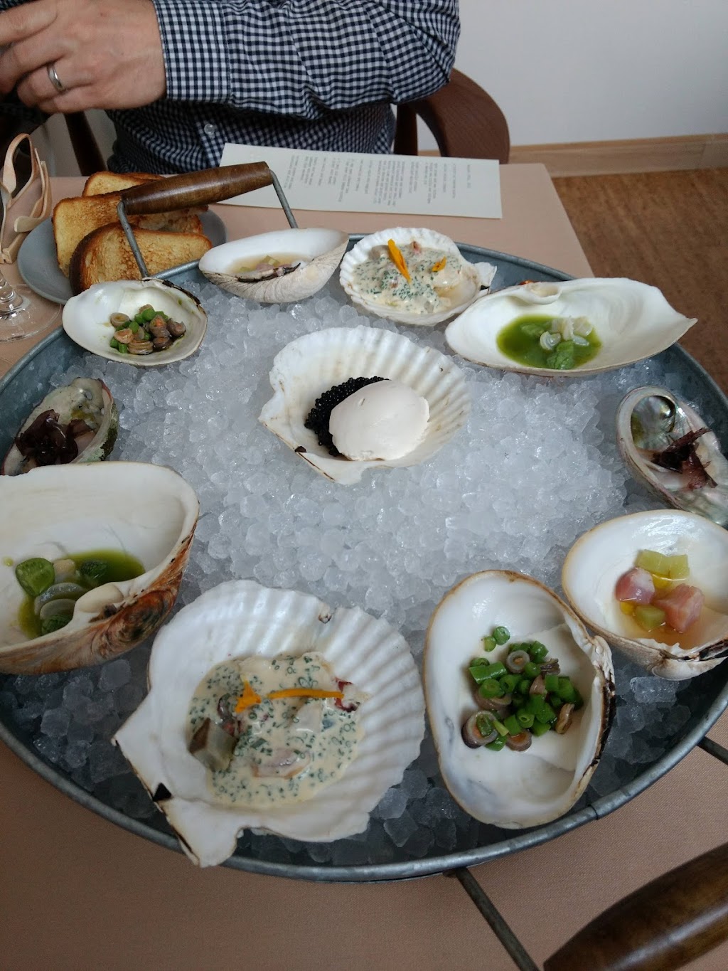 Erizo | restaurant | 215 SE 9th Ave #101, Portland, OR 97214, USA | 5032068619 OR +1 503-206-8619