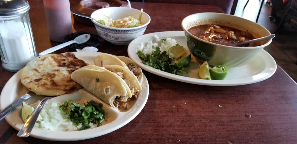 Pupuseria Lilian | restaurant | 2410 W Miller Rd, Garland, TX 75041, USA | 9728402952 OR +1 972-840-2952