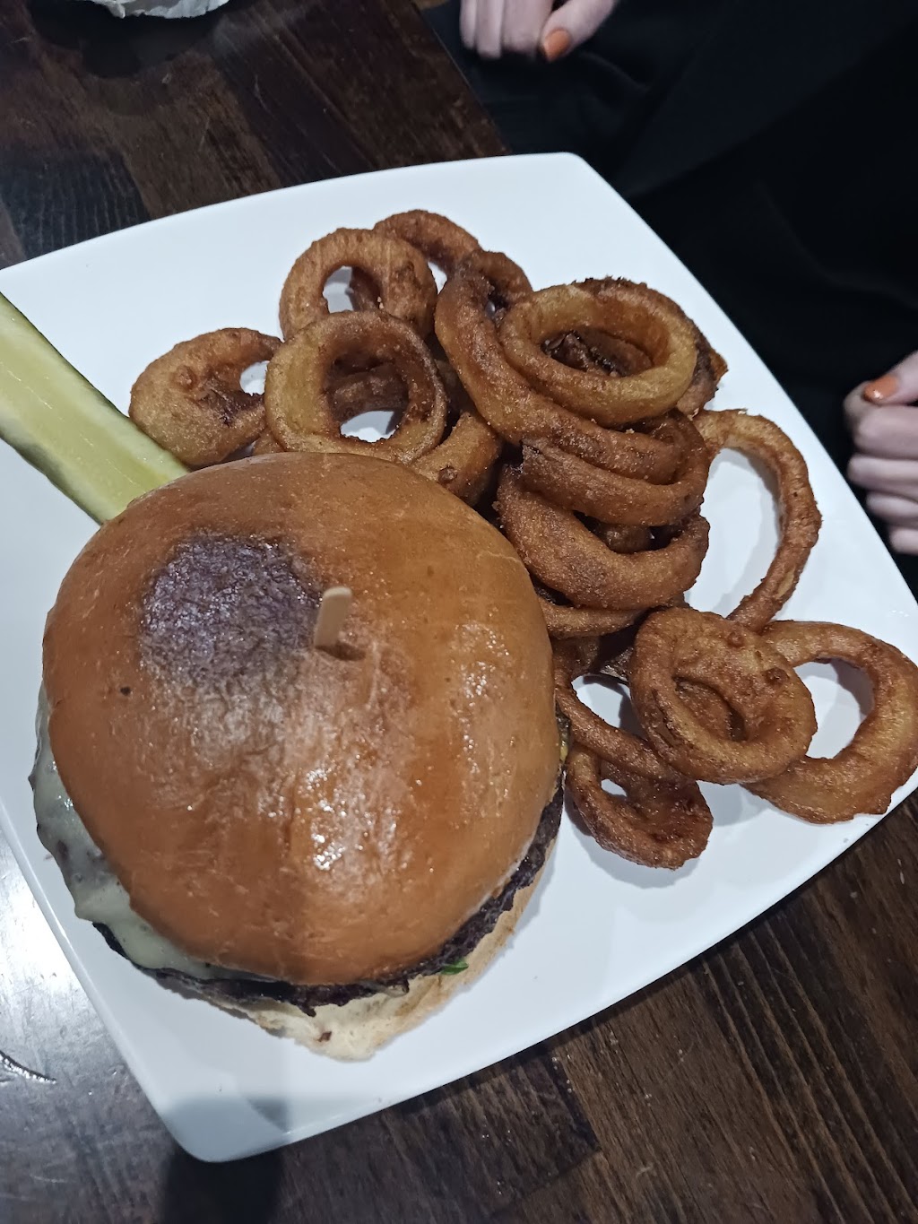 The Draft Sports Pub & Grill | restaurant | 4825 Hopyard Rd, Pleasanton, CA 94588, USA | 9256235833 OR +1 925-623-5833