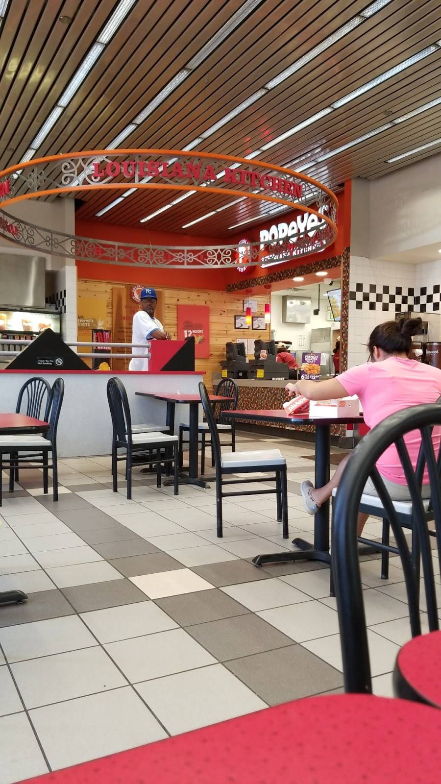 Popeyes Louisiana Kitchen | restaurant | 6170, I-10 E, San Antonio, TX 78219, USA | 2103100145 OR +1 210-310-0145