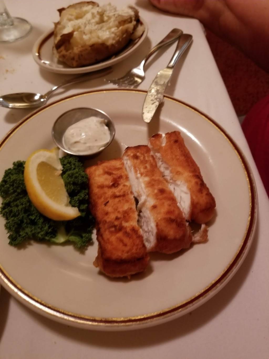 The Union Hotel & Restaurant | restaurant | 200 N Broadway, De Pere, WI 54115, USA | 9203366131 OR +1 920-336-6131