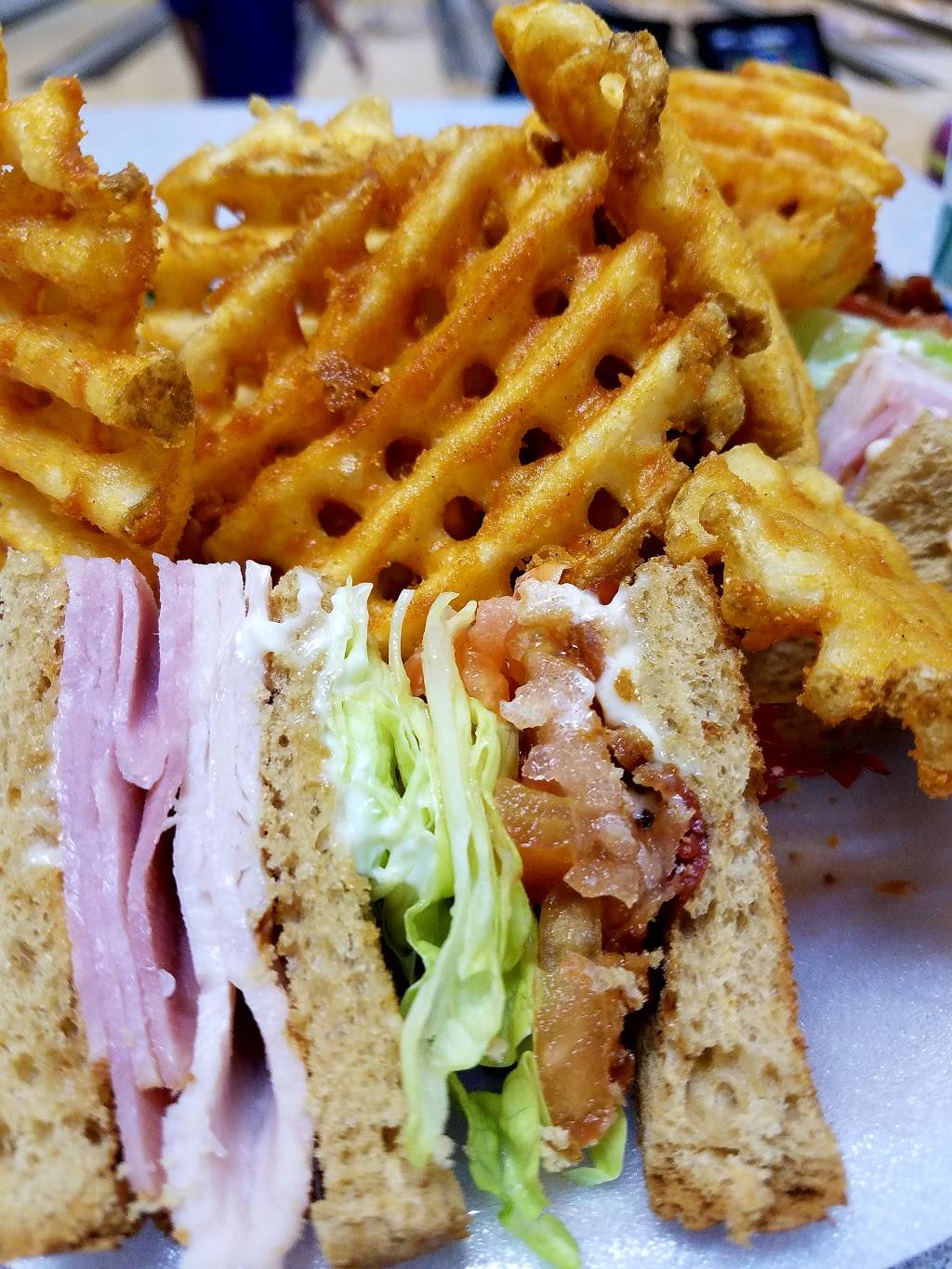 Harbor Grill | restaurant | Building 1736 96818, 630 Pierce St, Joint Base Pearl Harbor-Hickam, HI 96860, USA | 8084732651 OR +1 808-473-2651