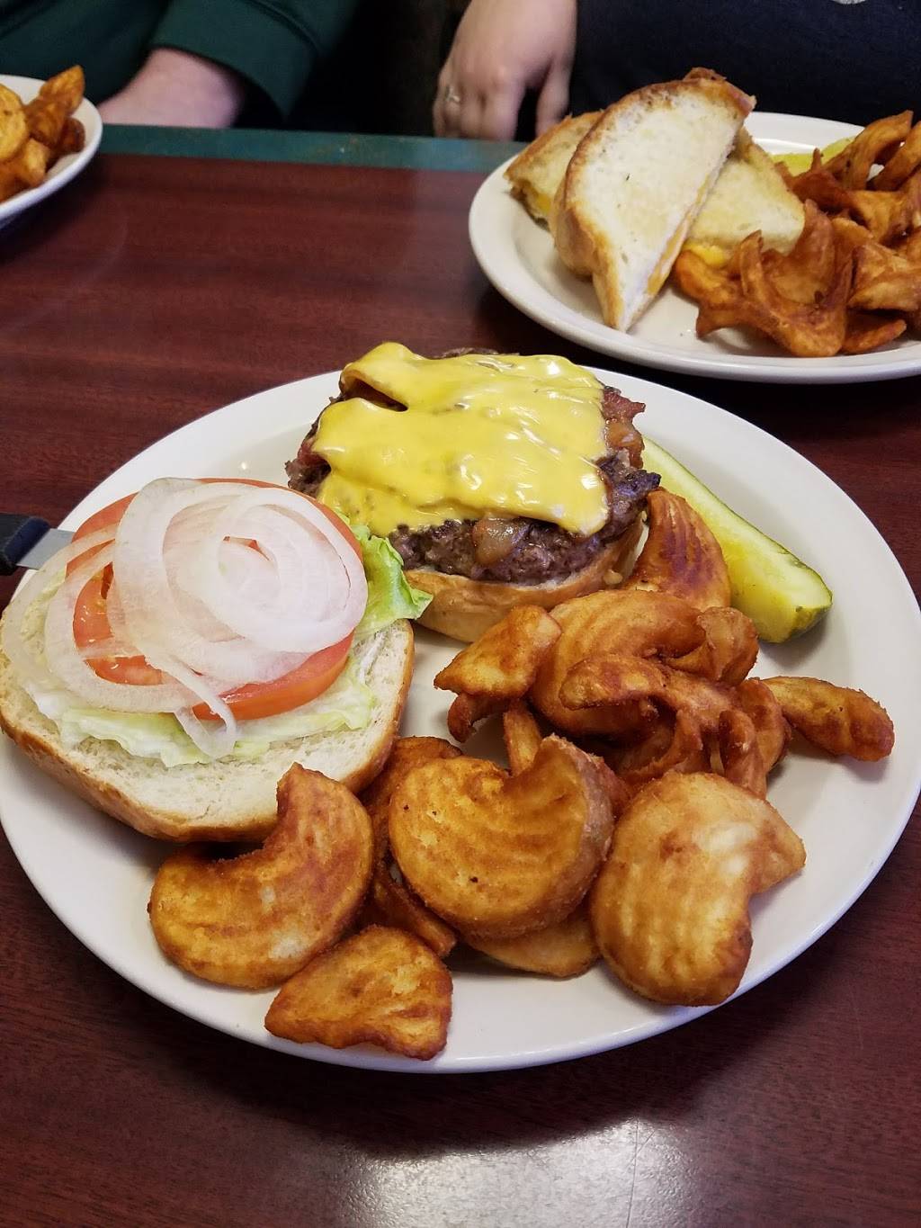 Thunder Bay River Restaurant | restaurant | 1315 W Chisholm St, Alpena, MI 49707, USA | 9893400831 OR +1 989-340-0831