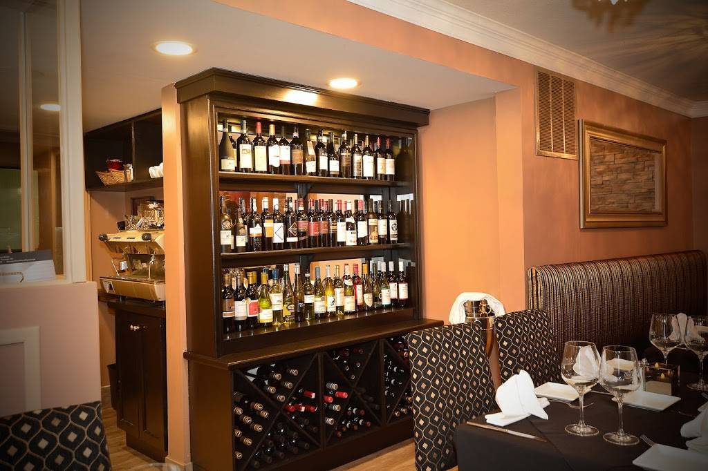 The Corner House Bistro | restaurant | 240 Church St, Keswick, ON L4P 3C9, Canada | 9054764800 OR +1 905-476-4800