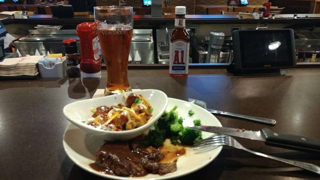 Applebees Grill + Bar | restaurant | 6806 Walton Ln, Gloucester, VA 23061, USA | 8046943160 OR +1 804-694-3160