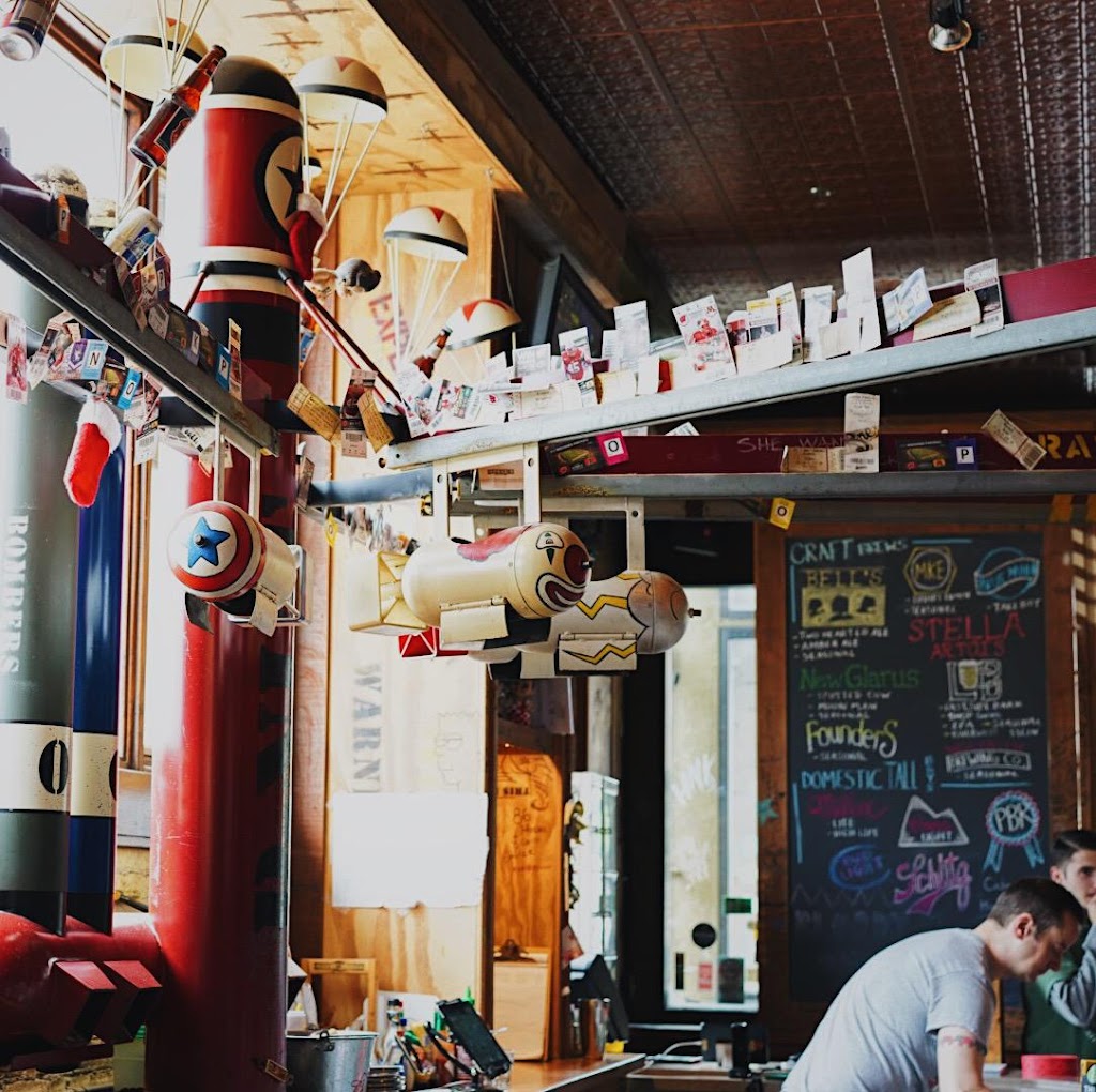 AJ Bombers | restaurant | 1247 N Water St, Milwaukee, WI 53202, USA | 4142219999 OR +1 414-221-9999