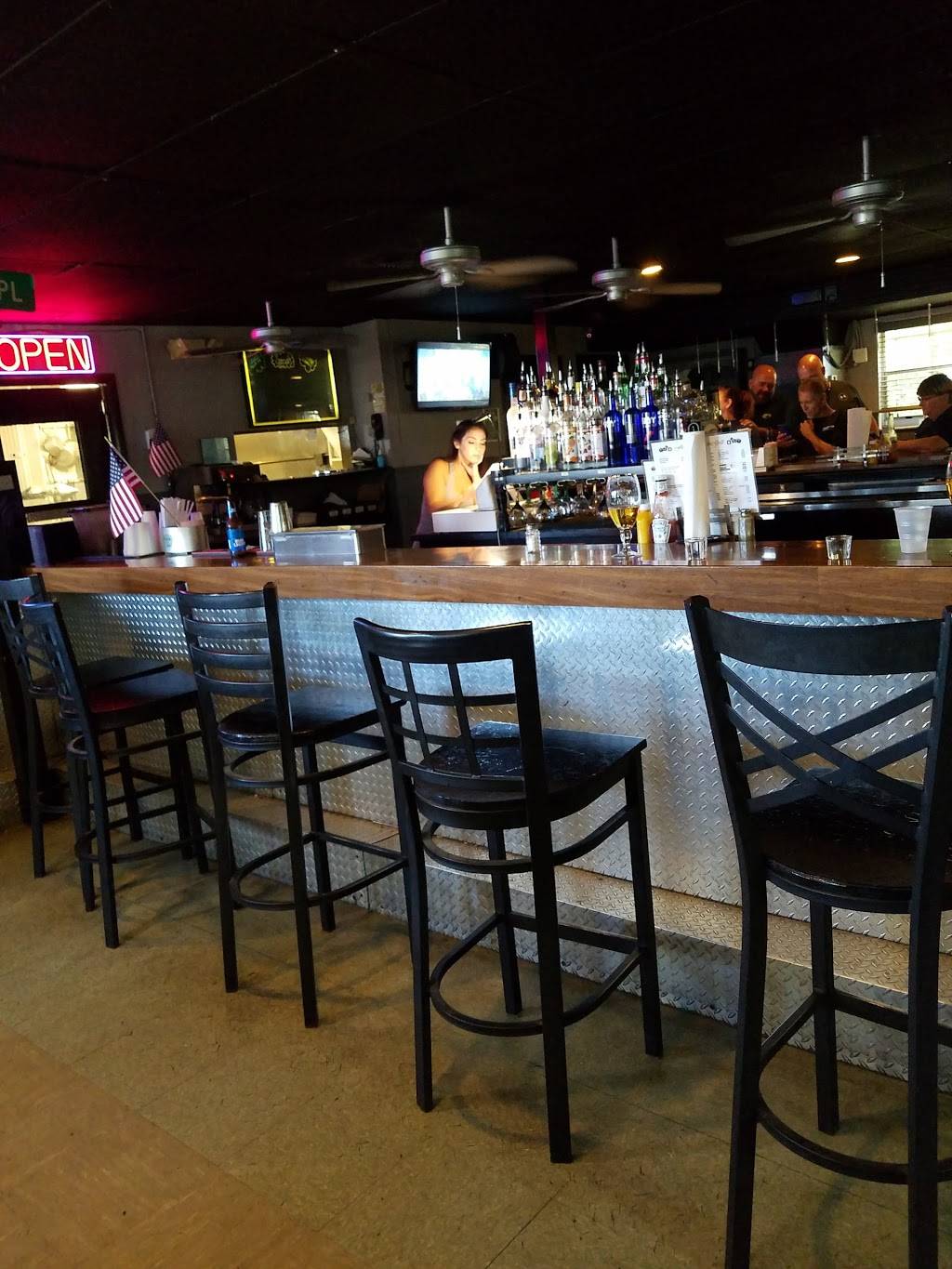 Flossies Bar & Grill | restaurant | 3985 Ravenswood Rd, Fort Lauderdale, FL 33312, USA | 9545839656 OR +1 954-583-9656