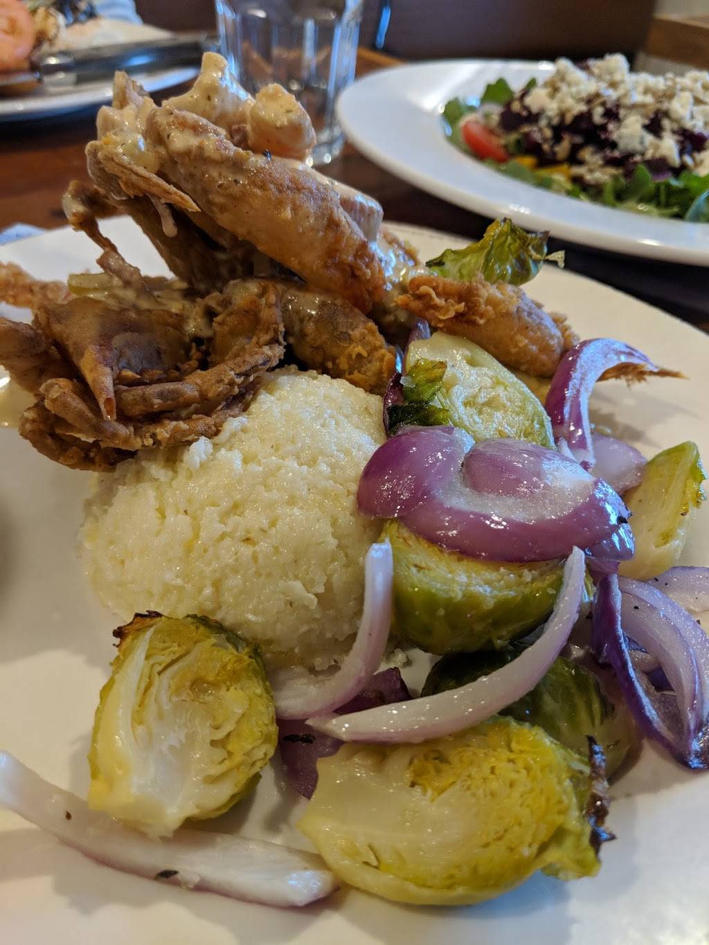 Fins Fish House & Raw Bar | restaurant | 243 Rehoboth Ave, Rehoboth Beach, DE 19971, USA | 3022263467 OR +1 302-226-3467