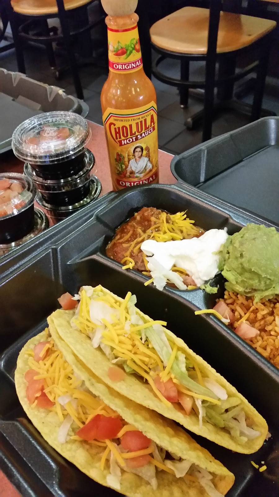 Taco Bueno | restaurant | 1901 S Main St, Weatherford, TX 76086, USA | 8175942840 OR +1 817-594-2840