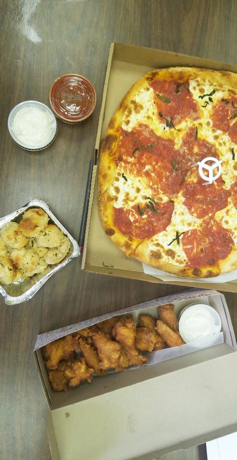 Domenicos Pizzeria | restaurant | 5838 Amboy Rd, Staten Island, NY 10309, USA | 7189660114 OR +1 718-966-0114