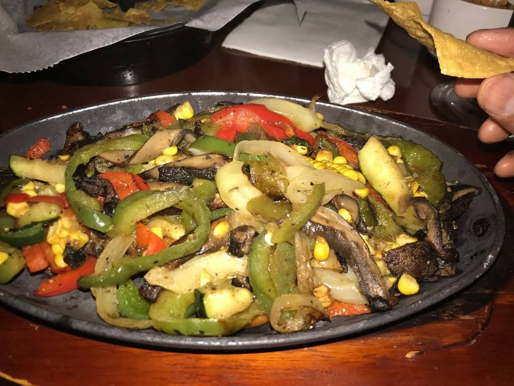 Rosalitas Roadside Cantina | restaurant | 180 U.S. 9, Englishtown, NJ 07726, USA | 7326170099 OR +1 732-617-0099