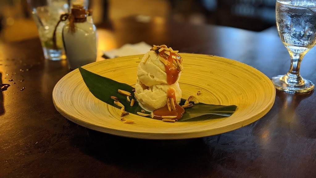 Black Sushi | restaurant | 8594 Palm Pkwy, Orlando, FL 32836, USA | 4074777771 OR +1 407-477-7771