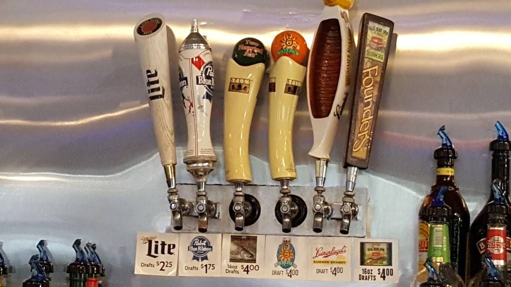 Canary Inn Bar & Grill | restaurant | 506 Center St, North Muskegon, MI 49445, USA | 2317442381 OR +1 231-744-2381