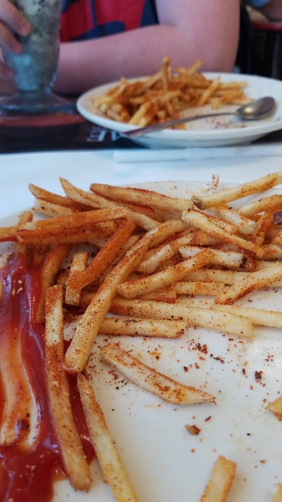 Steak n Shake | restaurant | 5131 Hinkleville Rd, Paducah, KY 42001, USA | 2705754846 OR +1 270-575-4846