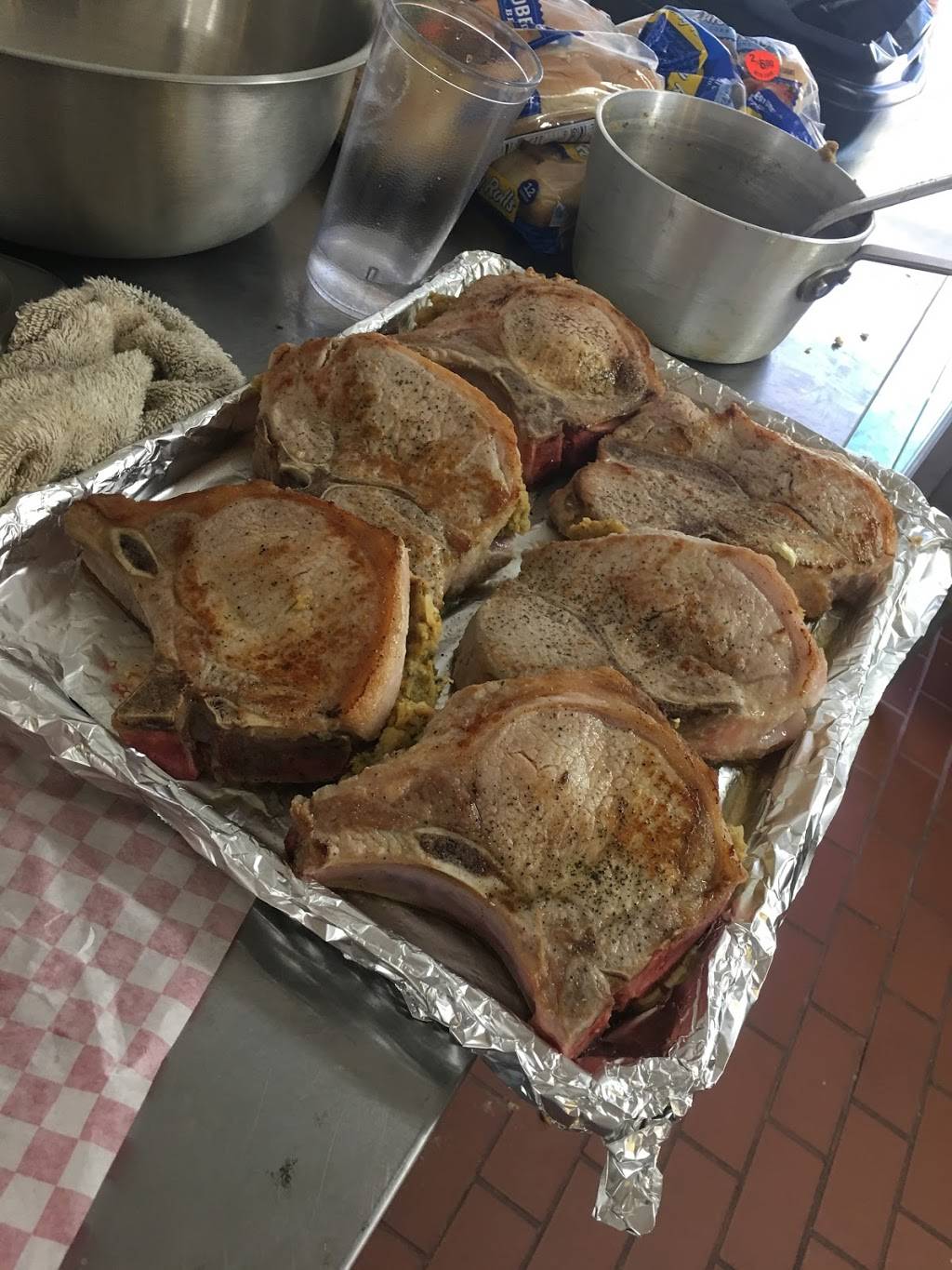 Loose Caboose | restaurant | 2 Dills St, Dillsboro, NC 28725, USA | 8286311431 OR +1 828-631-1431