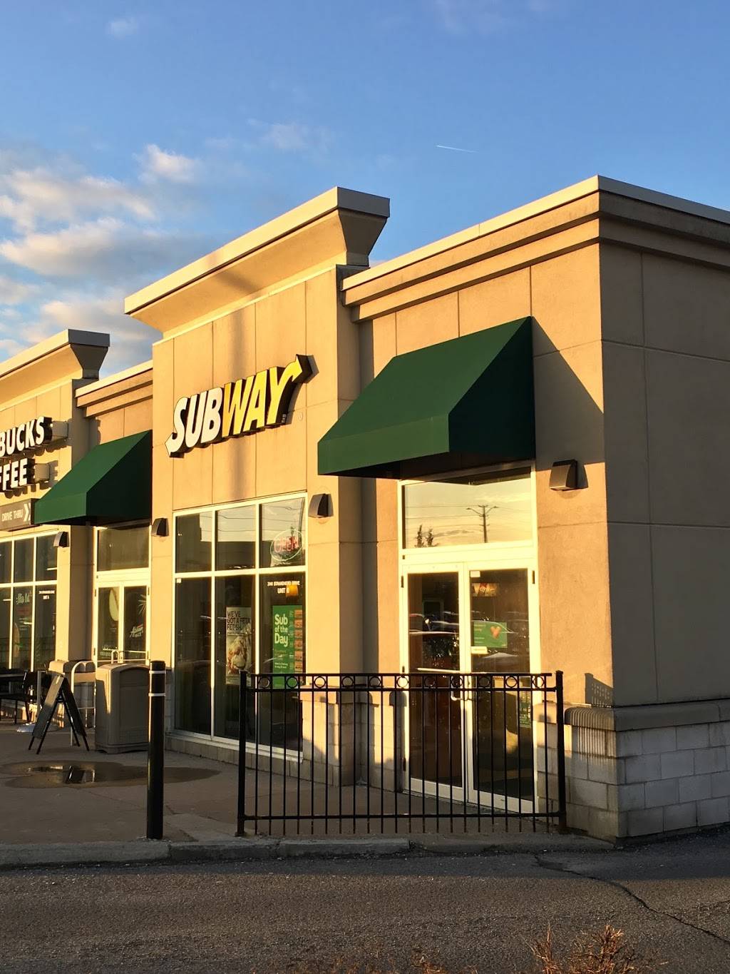 Subway | restaurant | 3141 Strandherd Dr, Strandherd Crossing Unit 2, Nepean, ON K2J 5N1, Canada | 6138238165 OR +1 613-823-8165